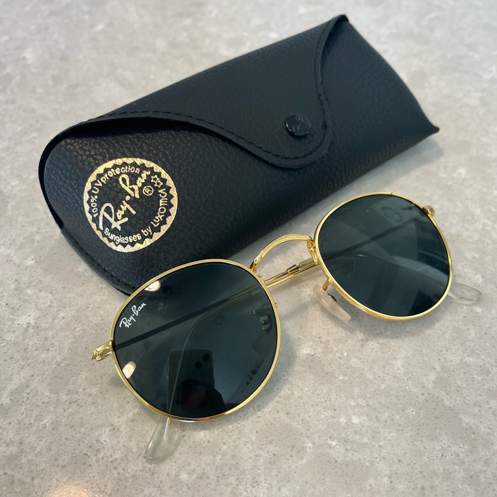 Ray-Ban Round Metal Black Lens with Gold Frame 50mm RB3447